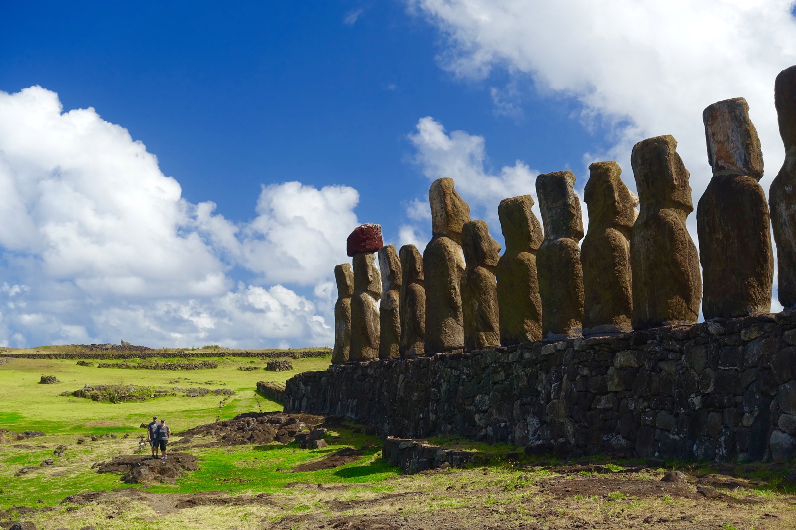 Several very large statues. 