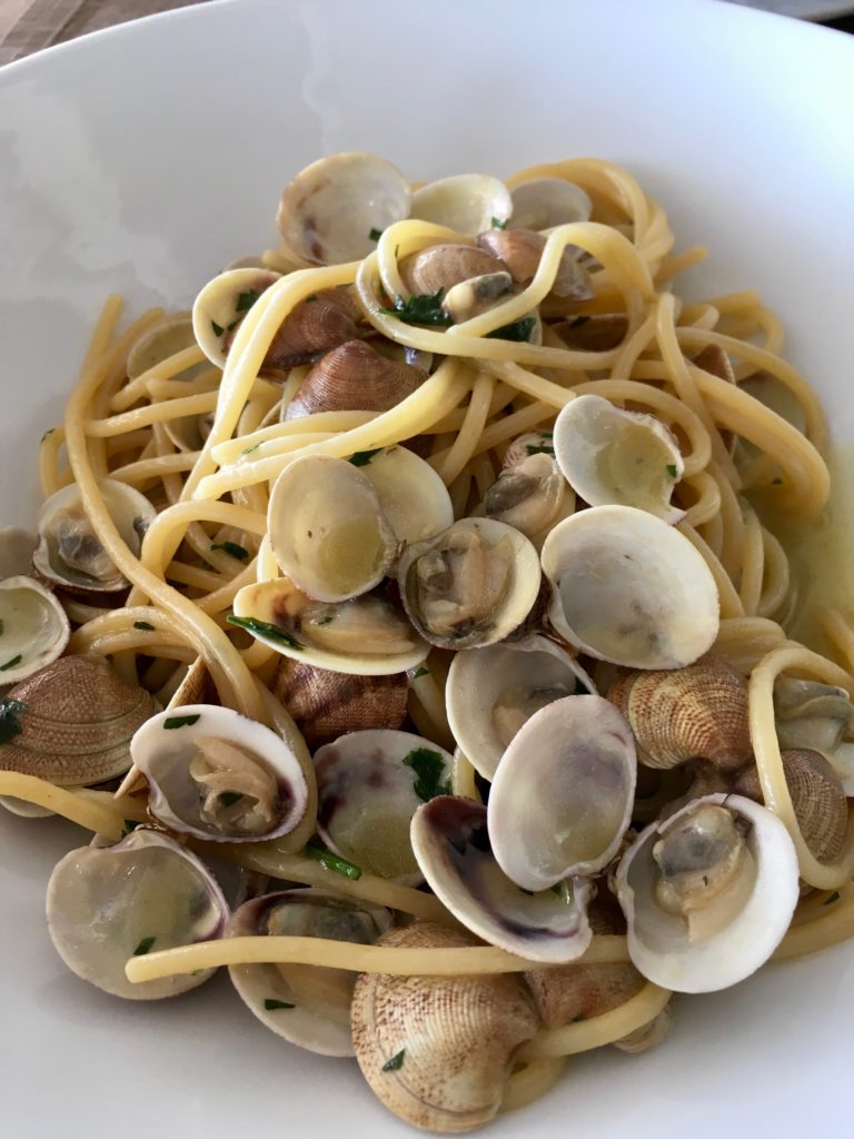 Spaghetti with clams