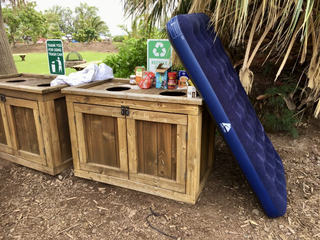 All sorts of goodies for the taking at the campsite recycling area...coffee, fig newtons, Nutella and a blessed mattress! 